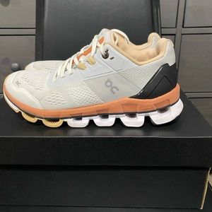 QC ON CLOUDACE GLACIER/TERRACOTTA WOMENS SIZE 7 -50.99206